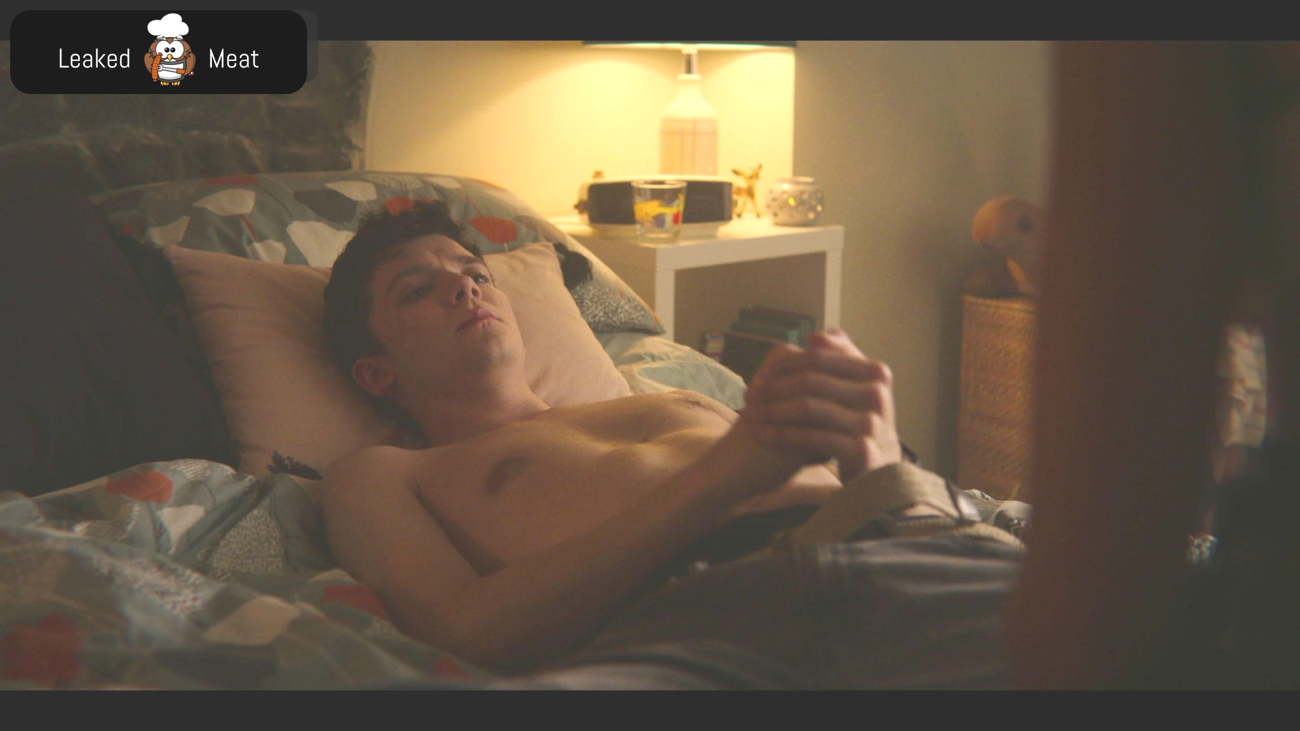 Asa butterfield feet