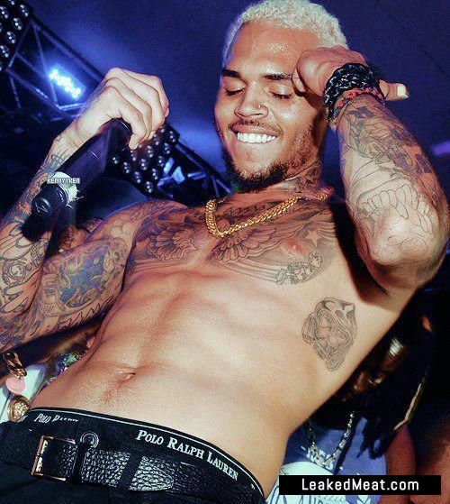 Chris Brown porno picture shirtless