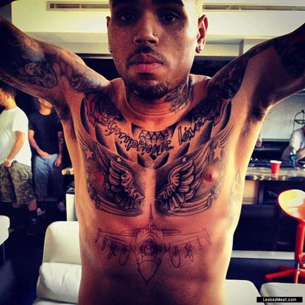 WOW! Chris Brown Nude Penis Pics! ( 25 Pics ) – Male Celebs
