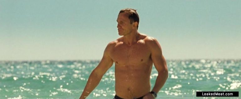 Daniel Craig sexy nude pic nude