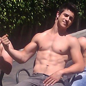 David Henrie ripped muscles bulge