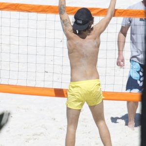 Harry Styles butt shirtless