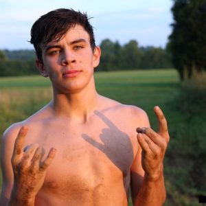 Hayes Grier sexy nude picture sexy pics