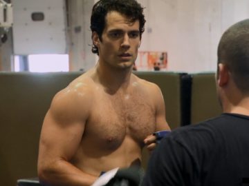 Henry Cavill dick slip shirtless